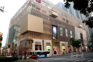 广州太阳百货室内P4全彩LED显示屏精彩完工,震撼全城