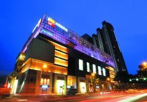 太阳新天地购物中心盛大开业，广州商业再添新地标